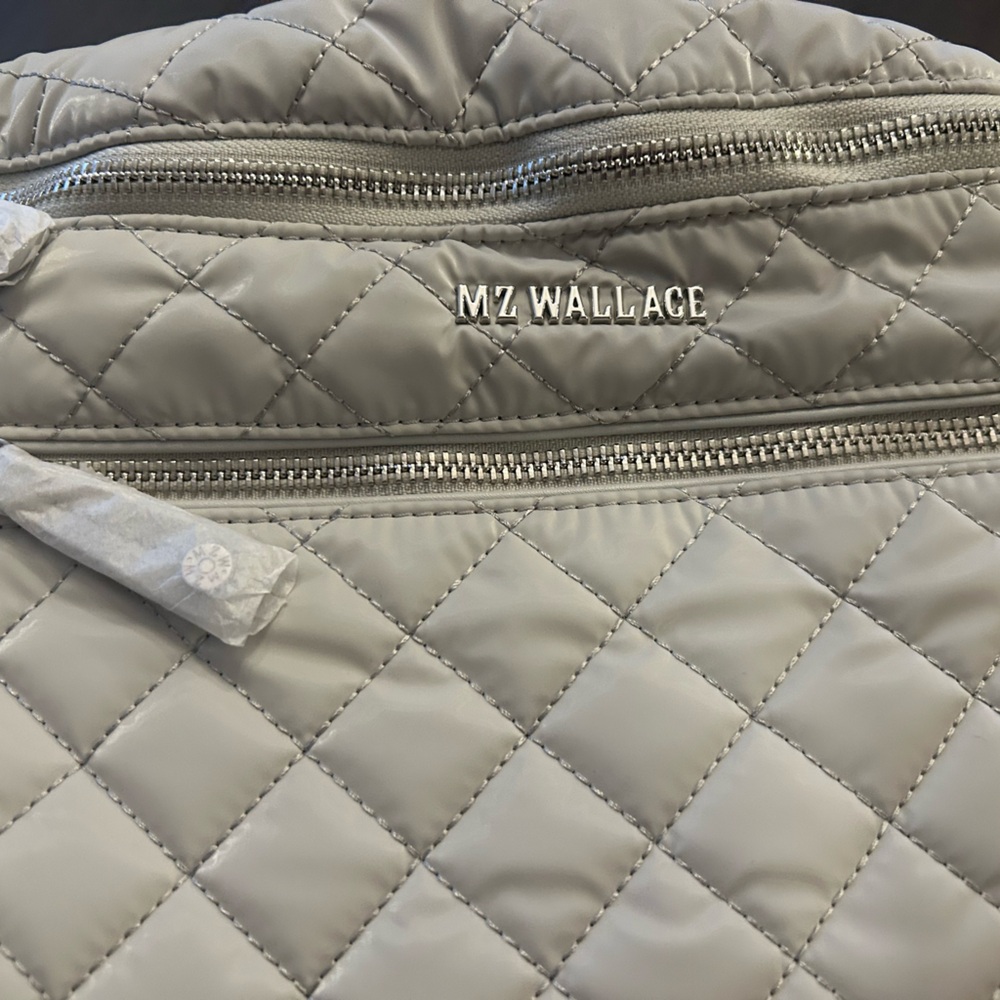 Quilted Crossbody crossbody sling Bag - pebble liquid - Picture 8 of 9